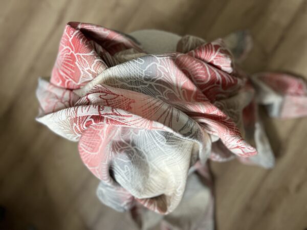 Chusta do noszenia dzieci Nenime Strawberry 4,6 m - obrazek 5