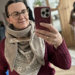 Chustoszal wełniany z zapinką washpapa beige